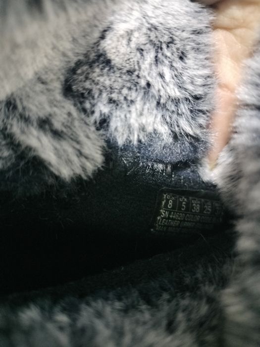 Vende-se botas novas da marca skechers originais para mulher