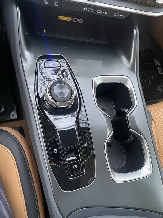 Лексус  RZ-450e. 2024