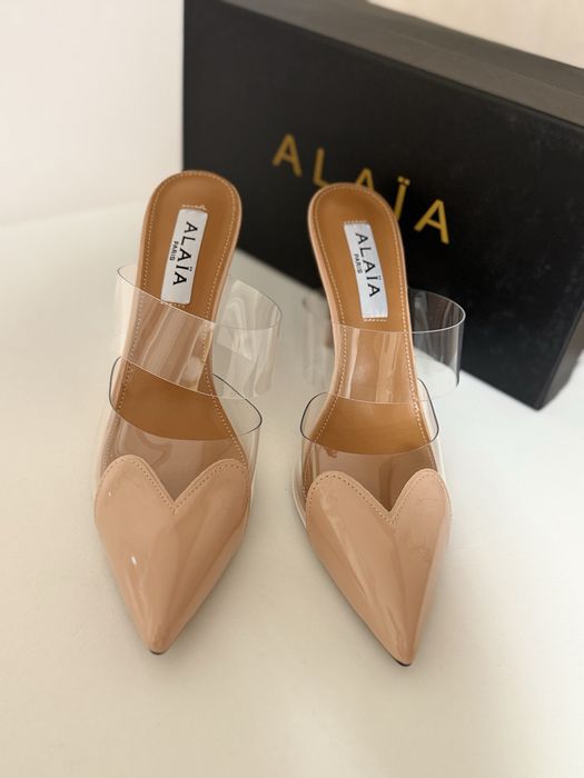 Бежеві туфлі Alaïa Paris 36-41