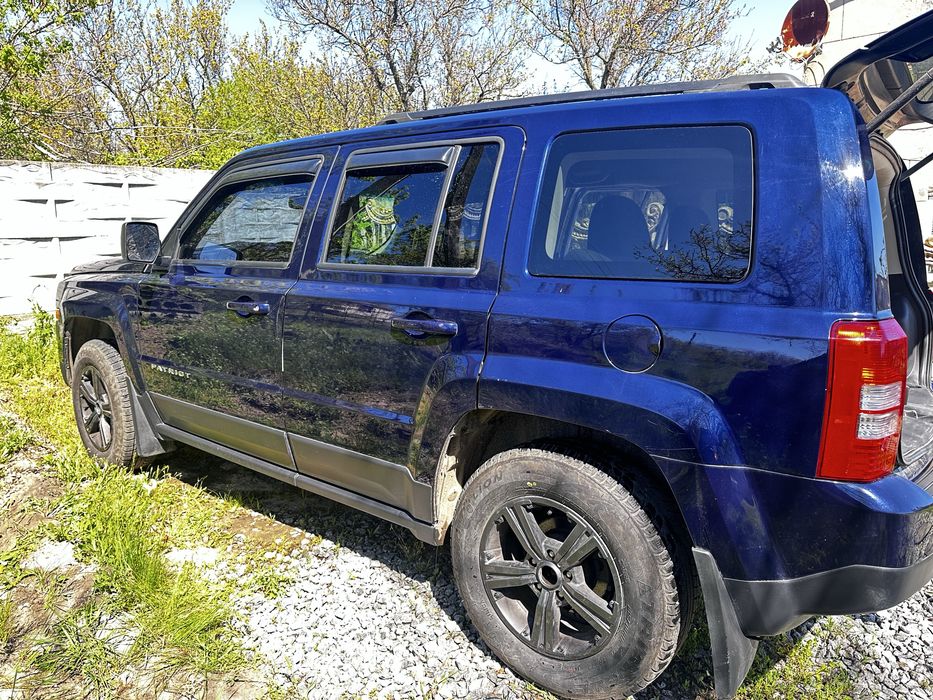 Авто jeep patriot