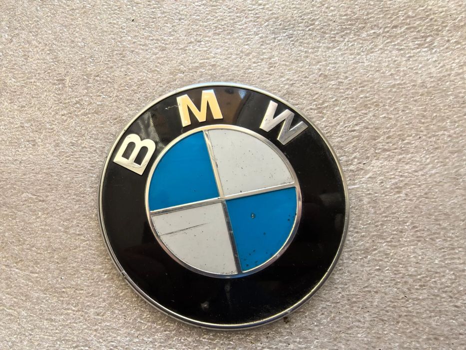 Bmw 1 F20 F21 Emblemat przód znaczek logo 7288752