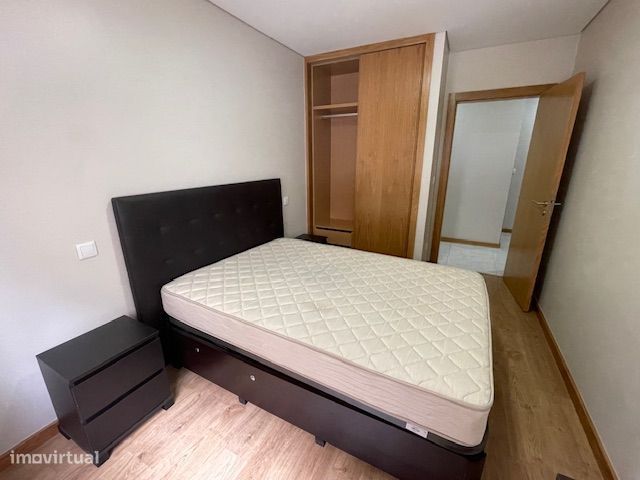QUARTO em Apartamento com despesas incluidas , em Oliveira de Azeméis