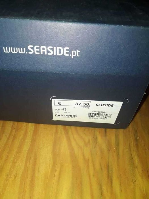 Sapatos clássicos em pele, castanhos