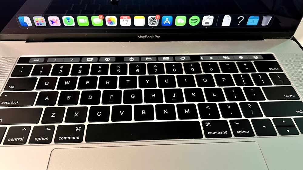 Apple MacBook Pro 15” A1707 16gb 512gb Touchbar