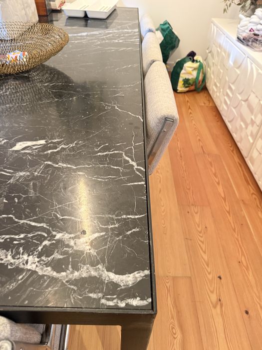 Mesa de Jantar Exclusiva Feita por Encomenda | Ferro, Cortiça e Mármore Natural