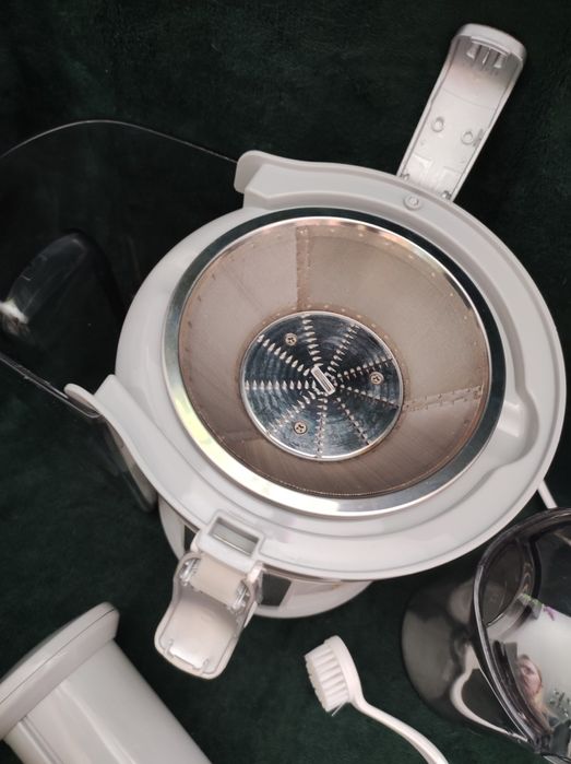 Sokowirówka Zelmer ZJE1200G biała