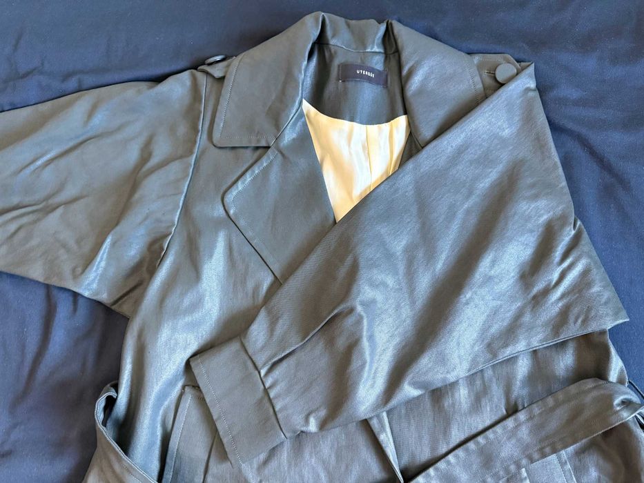 Gabardine verde Uterqüe