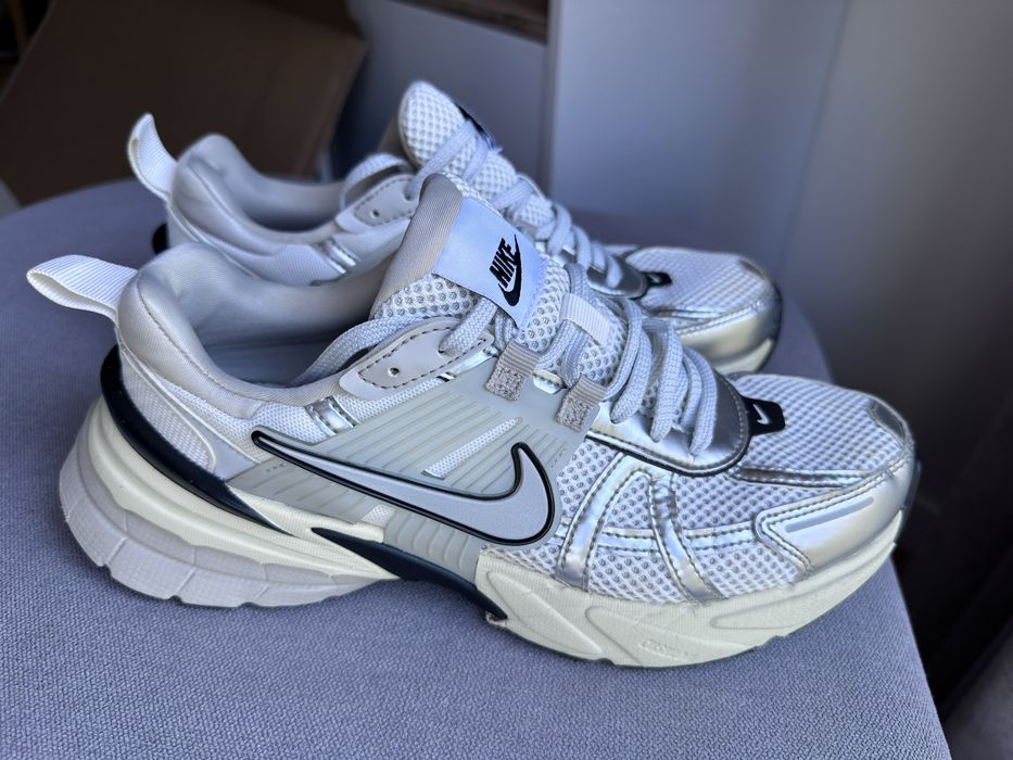 Оригінал Nike V2K Run Summit White Metallic Silver, рощмір 39