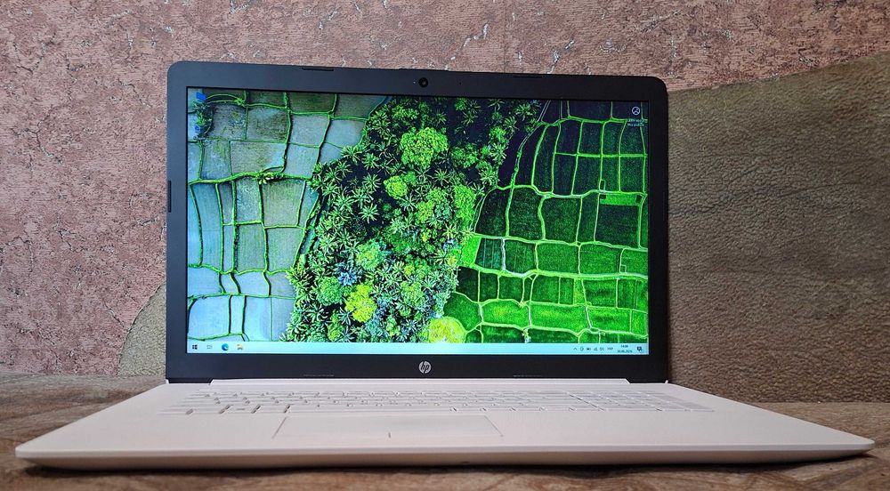 Ноутбук HP Laptop 17"  AMD A9