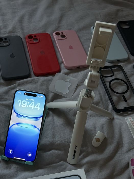 iPhone 15 128GB – Como Novo + Extras (17 capas incluídas)