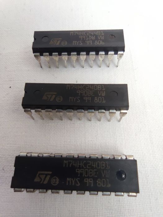 Микросхема M74HC240BL/M74HC244BL.