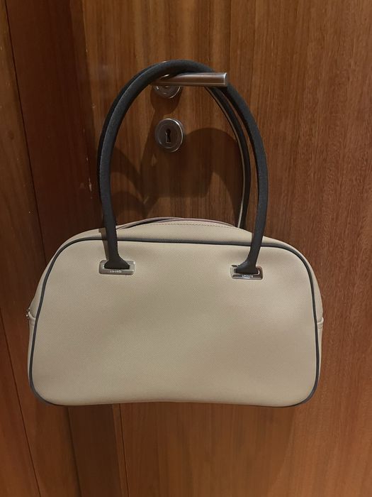 Mala Lacoste beige com preto