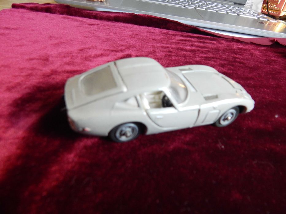 Машинка Тойота 2000GT