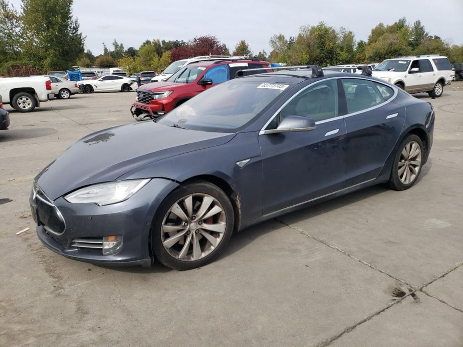 Tesla S 12-20 кузовні запчастини