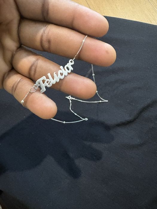 Vendo meu fio personalizado de prata