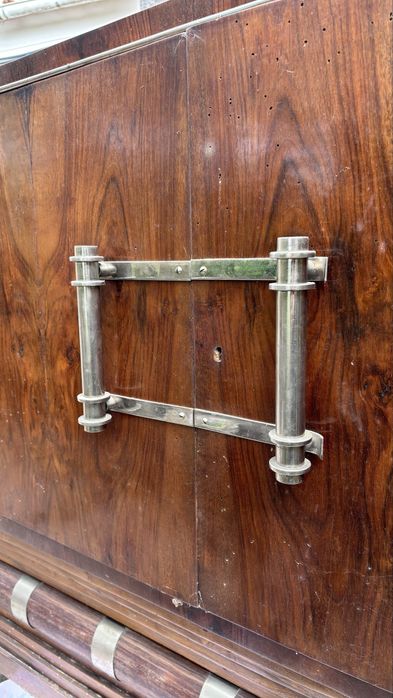 Aparador em madeira art deco