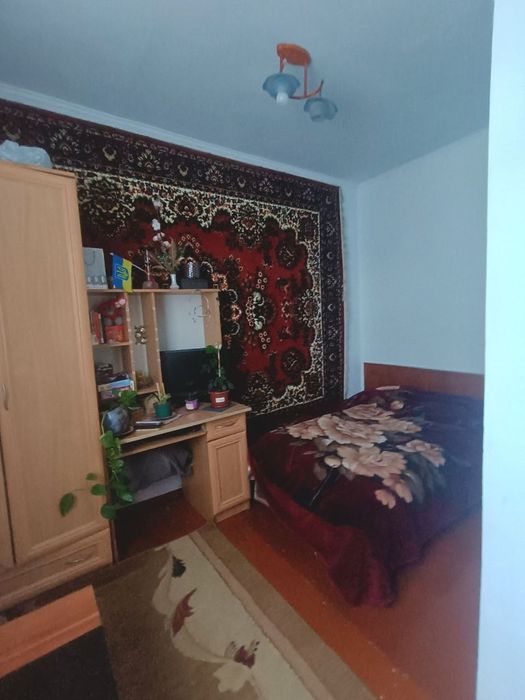 Оренда кімнати для проживання дівчини.  Басів- кут.
