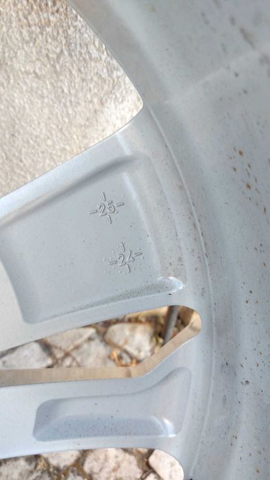 Pneus Pirelli 285/45 R20 112 W / jantes á parte