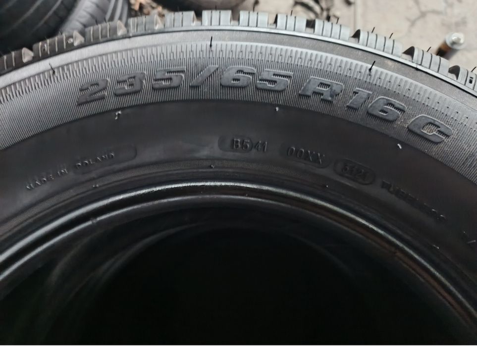 235/65/16C  2021r Sprinter kraft