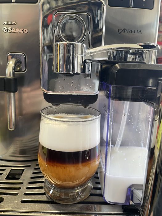 Кофемашина Saeco Exprelia из Германии новый капучинатор гарантия
