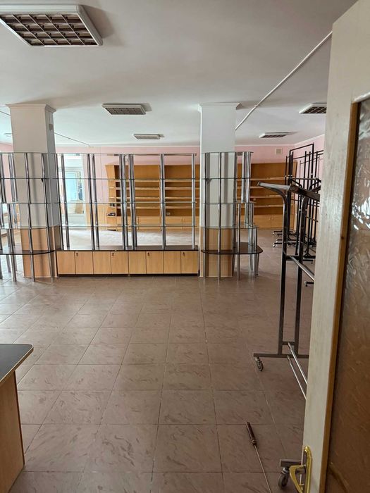 Оренда приміщення під магазин м.Волочиськ + Складска територія + Стоянка