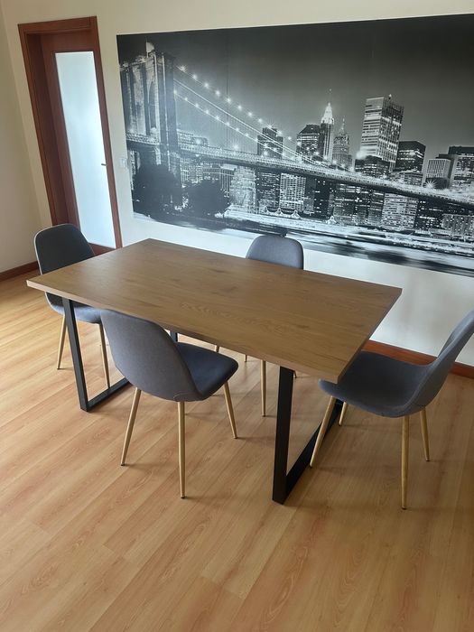 Mesa de jantar + 4 cadeiras