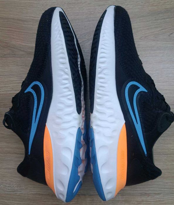 Чоловічі кросівки Nike Renew Run 2