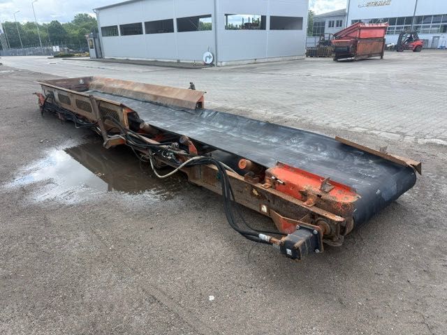 taśma zdawcza materiału z napędem hydraulicznym finlay 693