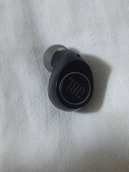 Jbl free X правый