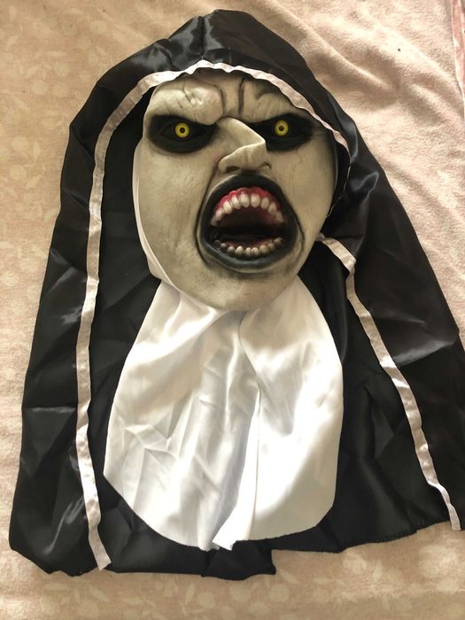 Máscara freira/nun nova