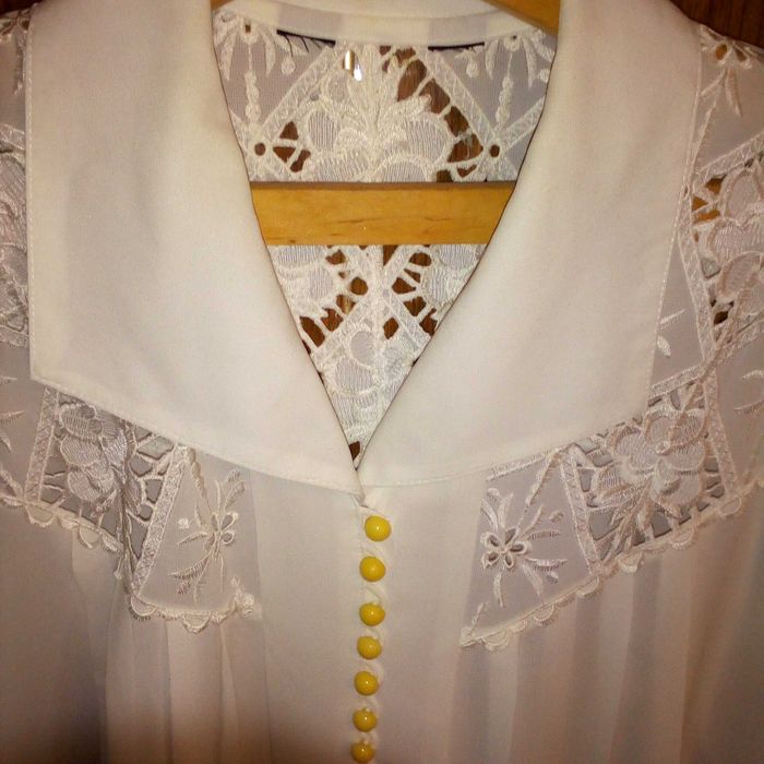 Женское платье  белое . черное большой размер листайте