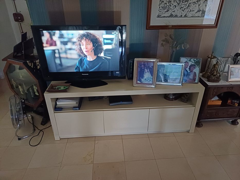 Móvel para televisão