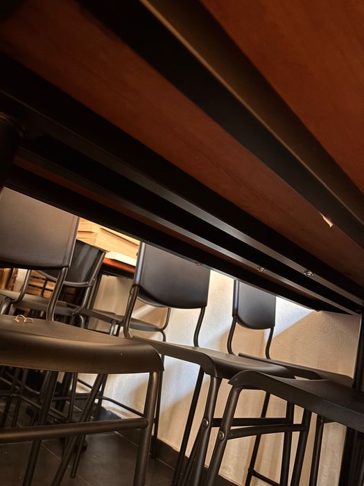 Mesas de refeições com cadeiras