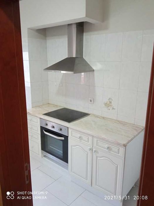 T2 Calçada dos Mestres 7, prédio com porteiro