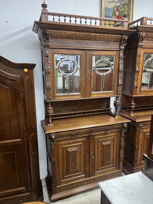 Kredens bogato rzeźbion/Raty