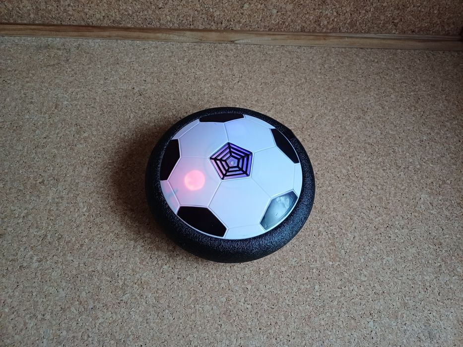 Bola de futebol voadora com luz Led.