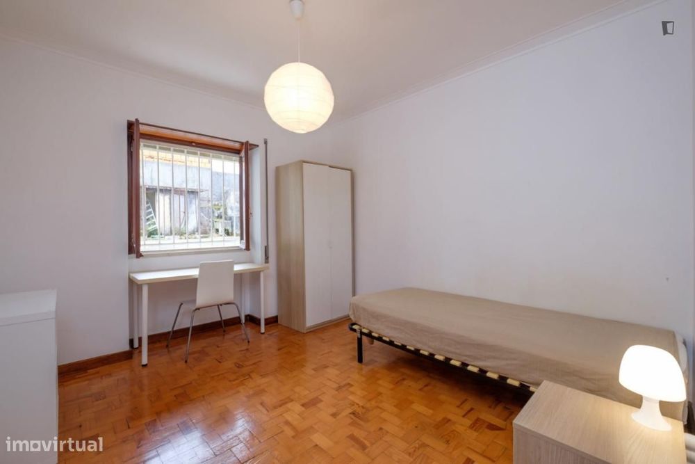 Quarto - localizado em Norton de Matos Coimbra
