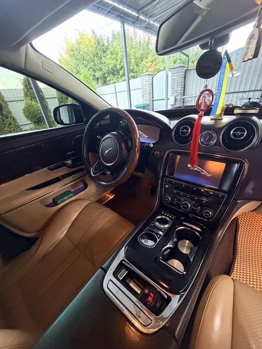 Продам Jaguar xj