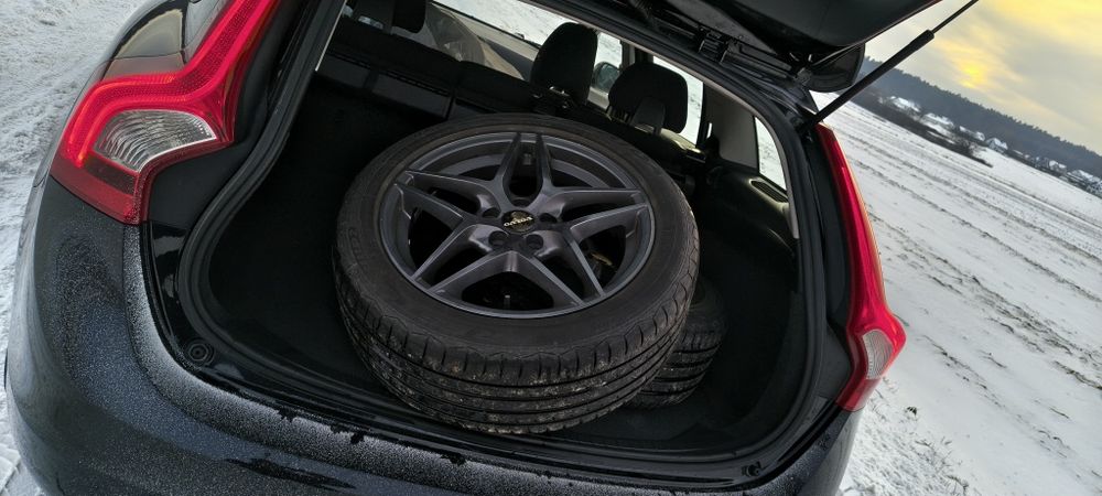 Volvo V60 bardzo ładne  orginał.