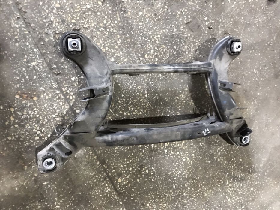 Балка задня w212 e212 Mercedes мерседес подрамник
