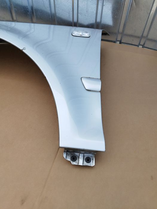 blotnik lewy przod audi a4 b7 cabrio 2004-2008 kolor ly7w