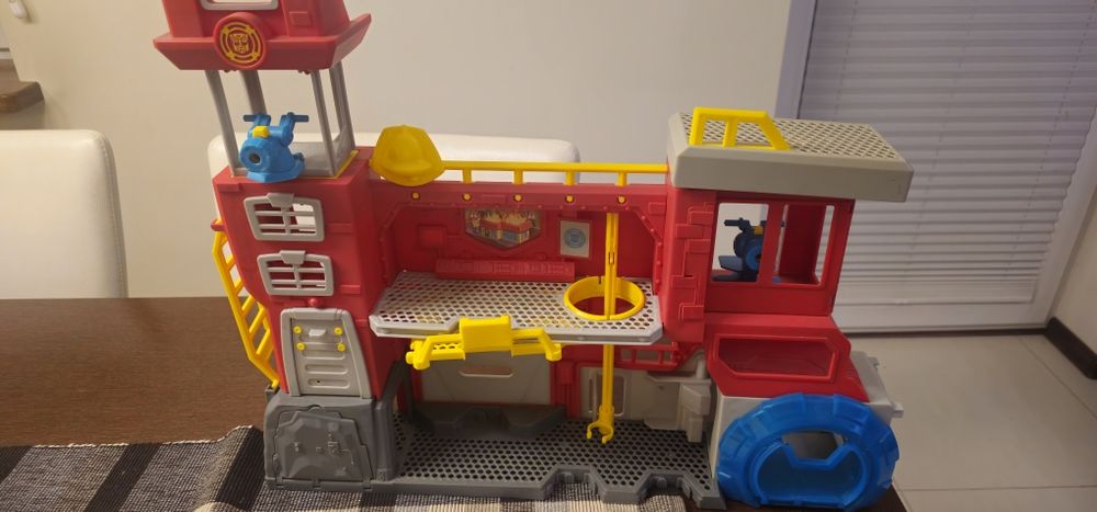 Transformers Rescue Bots Straż Pożarna REMIZA HASBRO