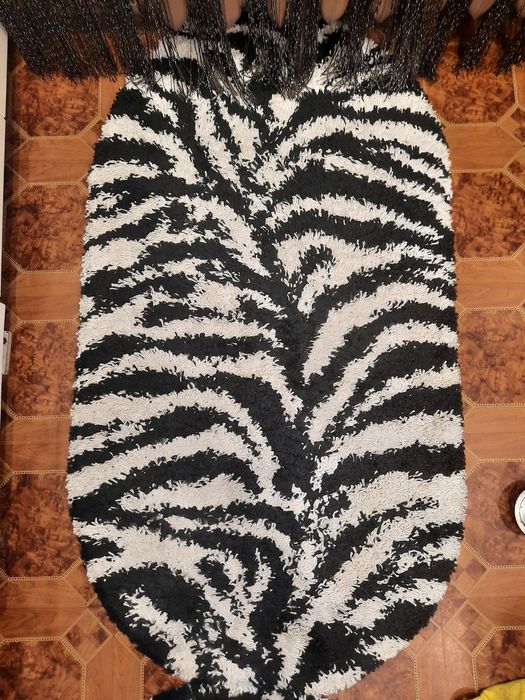 Овальный коврик с принтом зебра