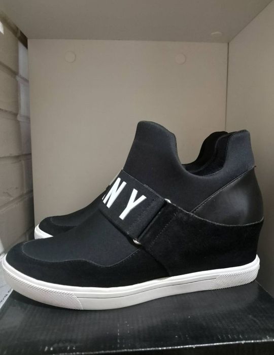 Sneakersy DKNY 42.5
