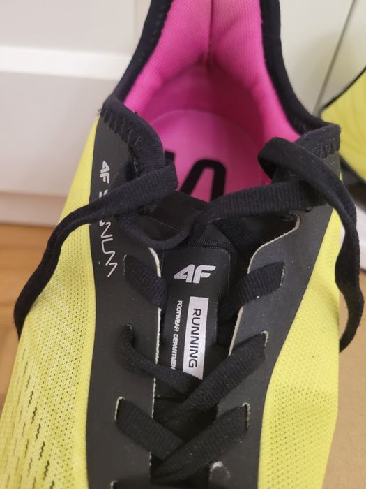Buty  sportowe do biegania firmy 4f Running Sicnum model D4L22- OBDS10