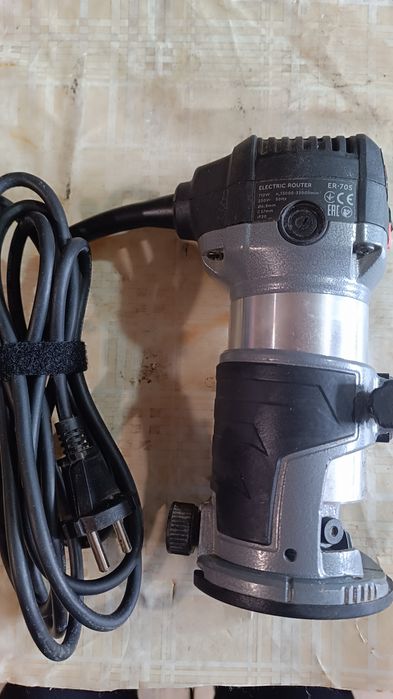 Кромочний фрезер Dnipro-M ER-70S.