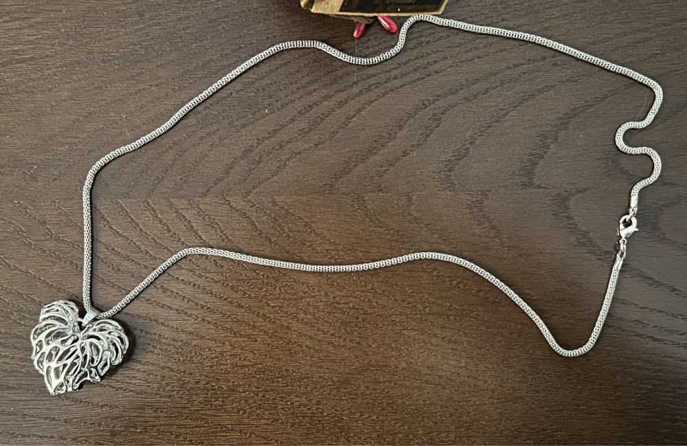 Piękny wisiorek z sercem