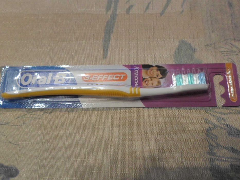 Зубна щітка Oral-B 3-EFFECT Классик