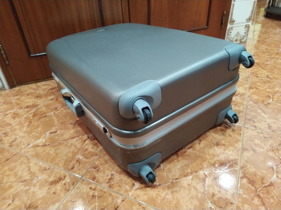 Mala malas de porão até 23 kg viagem casa quarto apartamento vivenda.