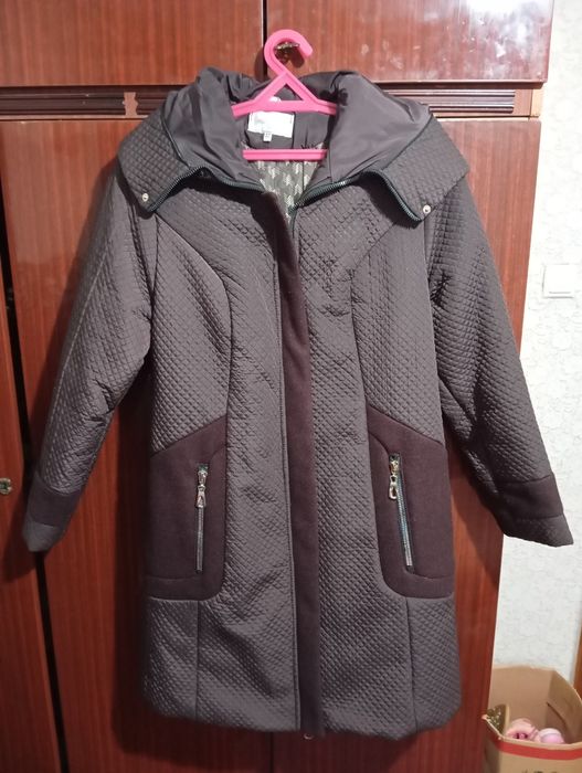 Жіноча зимова стьобана куртка MIOLA PRESTIGE з капюшоном.